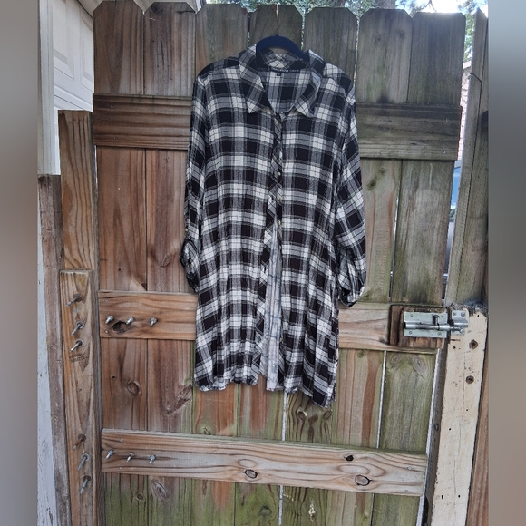 Tolani Black and White Plaid Tunic - Picture 1 of 4